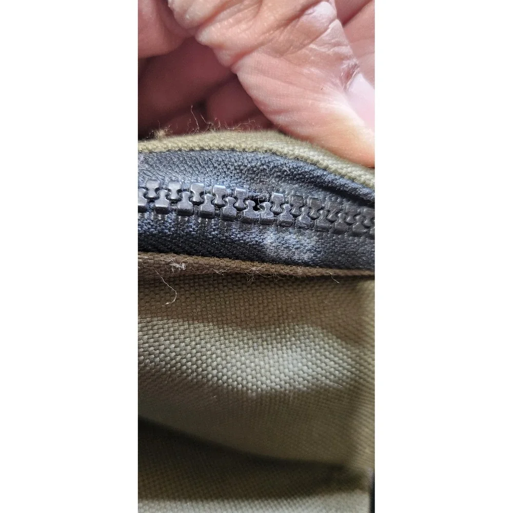 Vintage Yak Pak x Vexed Generation Crossbody Sling Bag Olive Green zipper damage